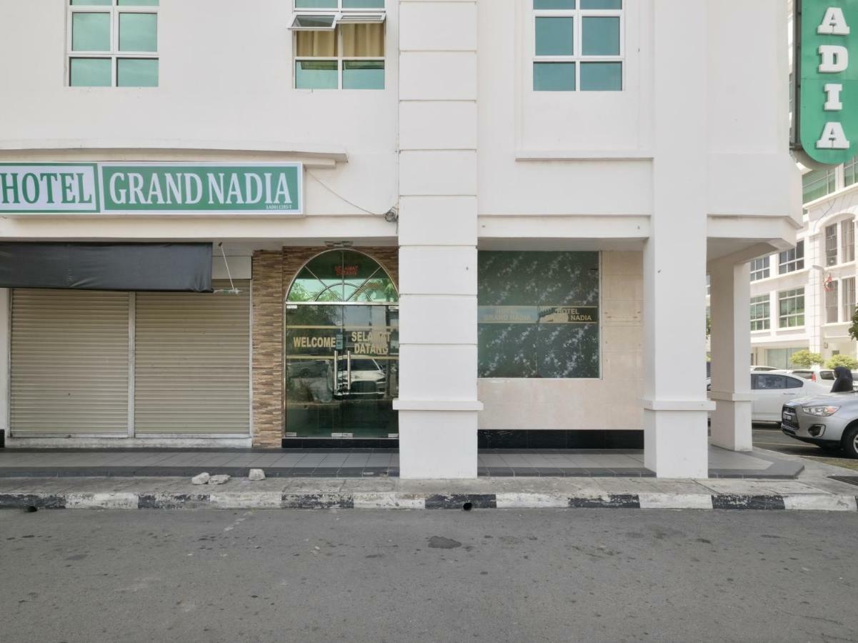 Oyo 892 Hotel Grand Nadia Labuan Exterior photo