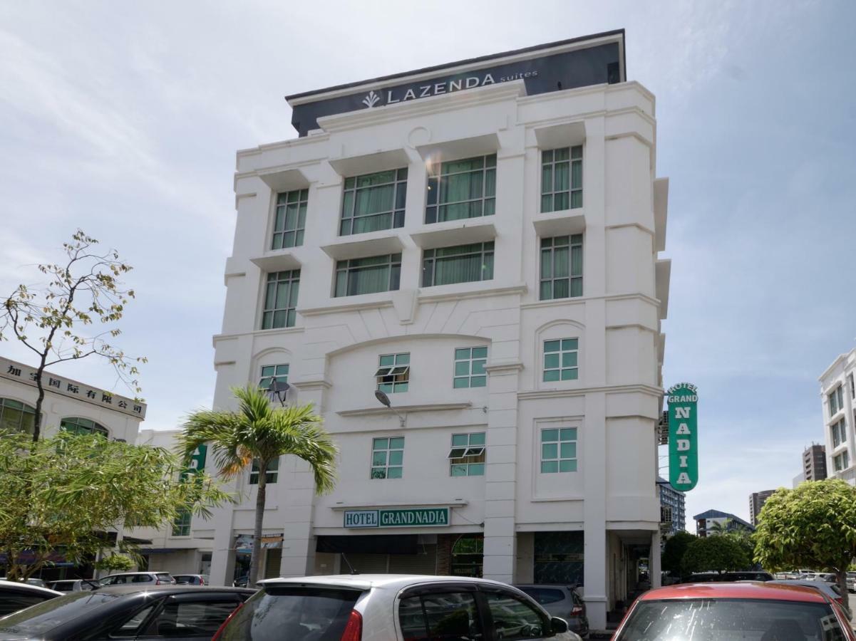 Oyo 892 Hotel Grand Nadia Labuan Exterior photo